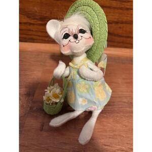 Annalee Dolls Spring/Easter girl mouse 6” 2006 VGC
